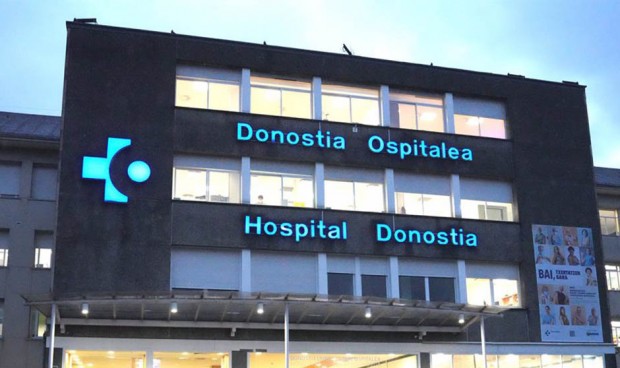 Exterior del OSI Donostialdea, que busca jefe de Servicio de Hematología.