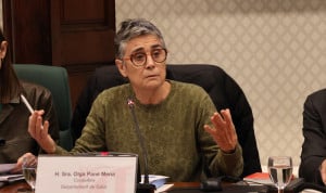 La consellera de Salut de la Generalitat de Catalunya, Olga Pané, defiende el presupuesto sanitario con un refuerzo en las políticas dirigidas a los sanitarios