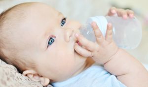 Leche en polvo infectada: retirados 30 lotes más por riesgo para los bebés
