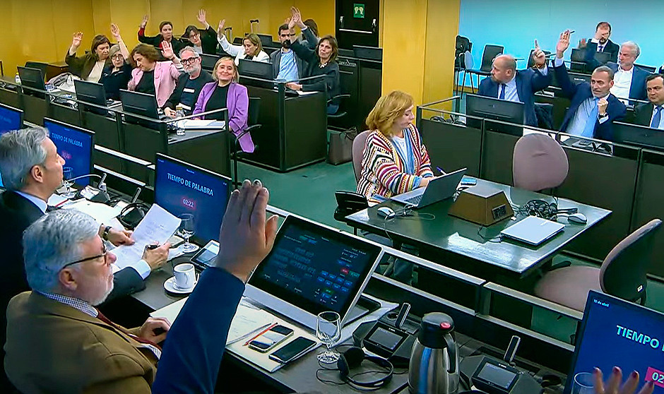 La Comisión de Sanidad del Congreso aprueba extender la jubilación activa en Primaria hasta 72 años.