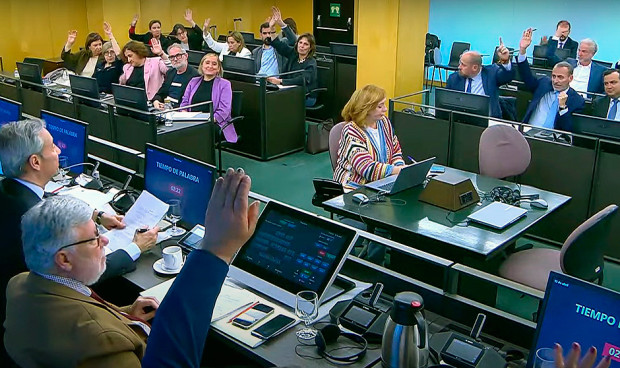 La Comisión de Sanidad del Congreso aprueba extender la jubilación activa en Primaria hasta 72 años.