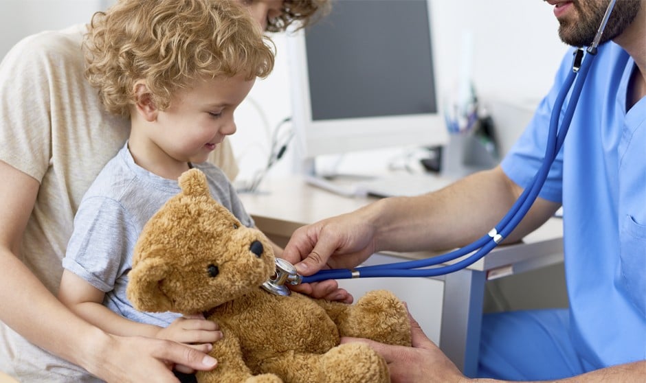 Algunos pediatras no saben cómo actuar cuando los padres de sus pacientes se oponen a la medicación