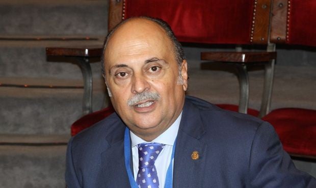 Pedro Hidalgo renueva como presidente de los médicos de Badajoz
