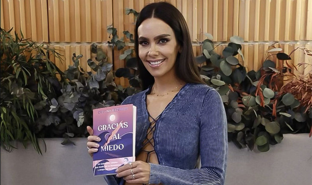 Pedroche explica en una entrevista que,  por lo que ha pasado, prácticamente "es matrona" e indigna al sector sanitario.