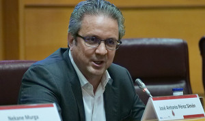Pérez Simón, catedrático de Medicina de la Universidad de Sevilla
