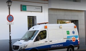 Perfora el tímpano de un puñetazo a su médico por no atenderlo de inmediato