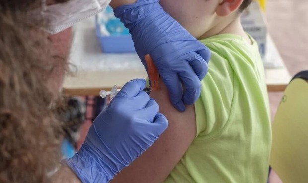 Pericarditis, la amenaza de las vacunas covid que no dejó huella en menores