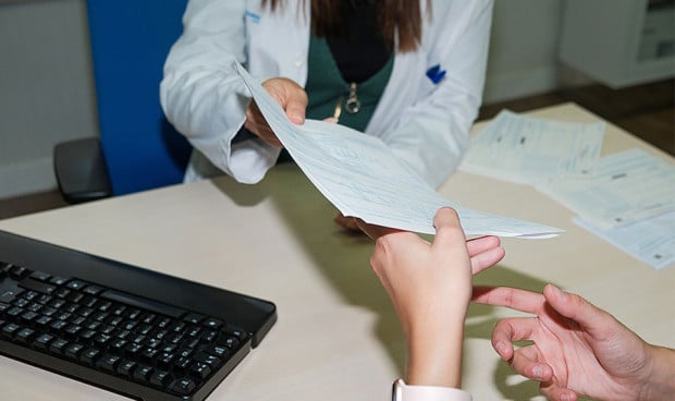 Uno de cada cuatro médicos en España ha desarrollado el ‘síndrome del burnout’ debido a la presión asistencial.