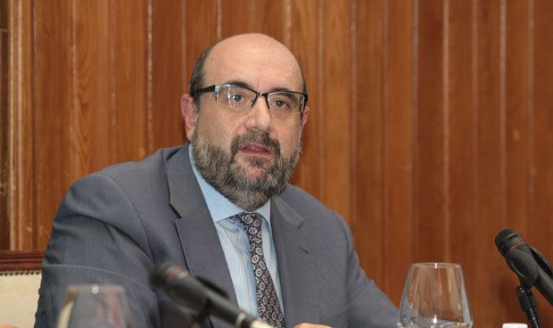 Plan para igualar el salario de los sanitarios estatales a los de las CCAA