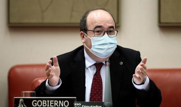  Pedro Gullón, director general de Salud Pública, informará del plan anti-tabaco en el Congreso.