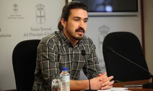 Podemos acusa a Sanidad de "negar" el problema de las listas de espera