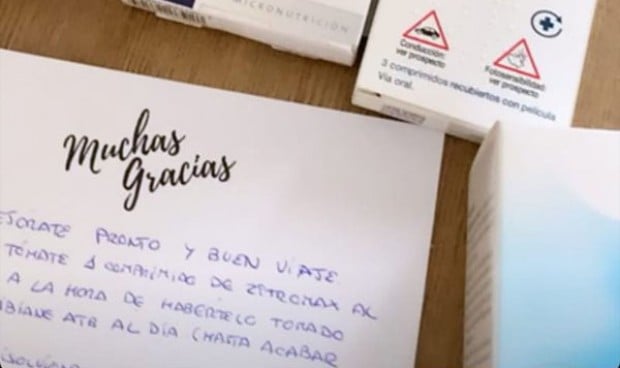 Polémica entre farmacéuticos, 'influencer' y sus 'unboxing' de antibióticos