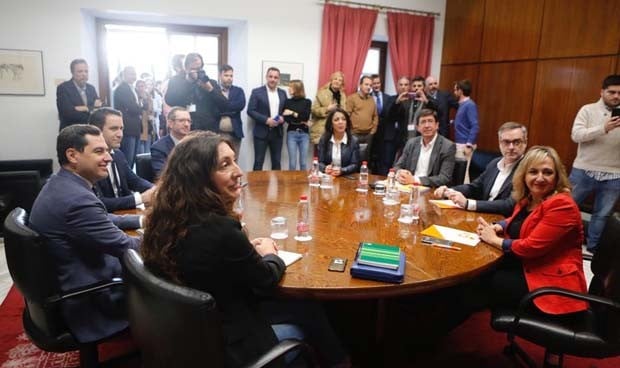 PP-C’s ya tienen pacto para gobernar Andalucía y plan de choque en sanidad