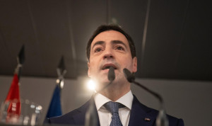 Pradales pide perdón por el error de las vacunas caducadas de Osakidetza