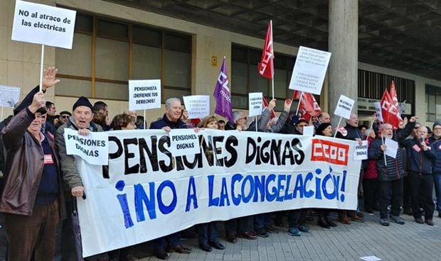 Presencia sanitaria en el manifiesto para garantizar las pensiones