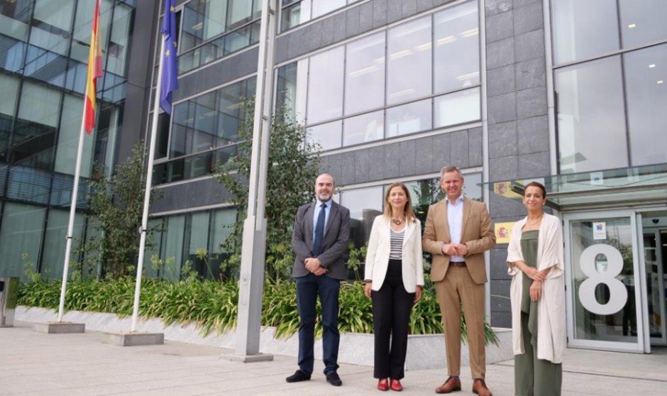 El ministro José Miñones visita la Aemps.