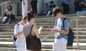 Los aspirantes a Medicina en Andalucía deberán haber sacado más de un 13 para entrar en algunas de sus facultades 