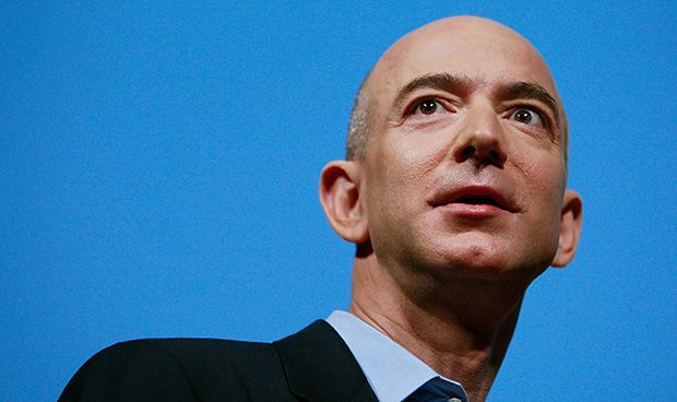 Primeros contactos de Amazon con la industria del medicamento genérico