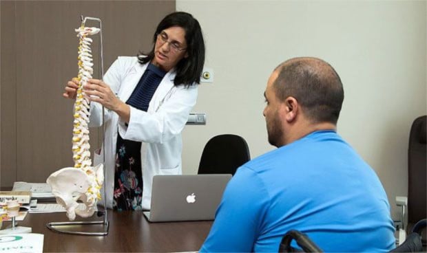  Almudena Ramón, investigadora. Prisión para la investigadora Almudena Ramón por estafa en terapia medular