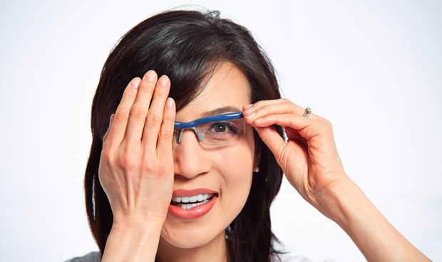 Prohíben la promoción de unas gafas autograduables “diseñadas en Oxford”