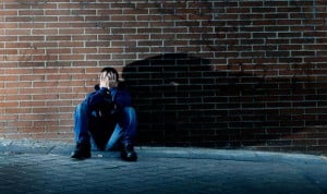 Los hombres soportan peor psicológicamente la crisis económica