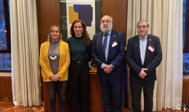  El Consejo General de la Psicología se reúne con la ministra de Sanidad, Mónica García para hablar sobre los retos en salud mental para este año.