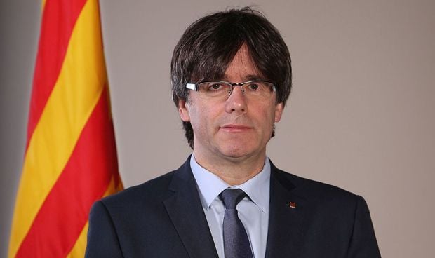 Puigdemont: El 155 "paralizará y bloqueará" la sanidad catalana