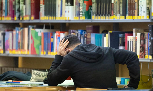 Que la PAU 2025 no te deje sin estudiar Medicina: 5 vías para 'esquivarla'