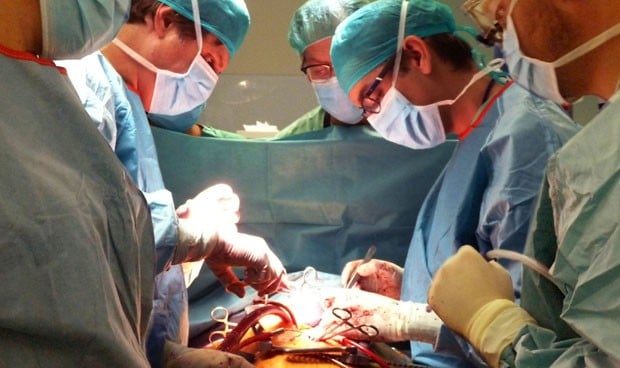 Quirónsalud consigue implantar una aorta completa 'a medida'