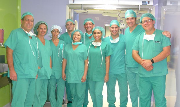 Quirónsalud forma a sanitarios de Ecuador en Cirugía de Pared Abdominal