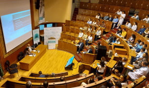 El Centro de Protonterapia Quirónsalud congrega a más de 130 especialistas en una jornada de debate y reflexión en torno a los retos de este tratamiento 