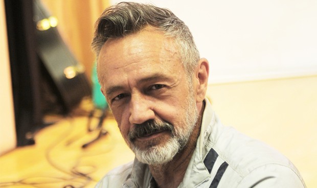 El cantante muestra sus dudas sobre las vacunas Covid-19