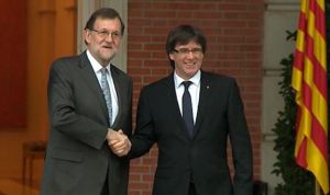 Rajoy ofrece a Puigdemont dialogar sobre la financiación de la sanidad