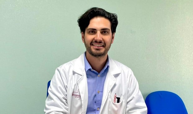 Fran de León, dermatólogo del Hospital del Rosell, pide estrechar la colaboración entre Dermatología y Atención Primaria para un mejor abordaje de la dermatitis atópica