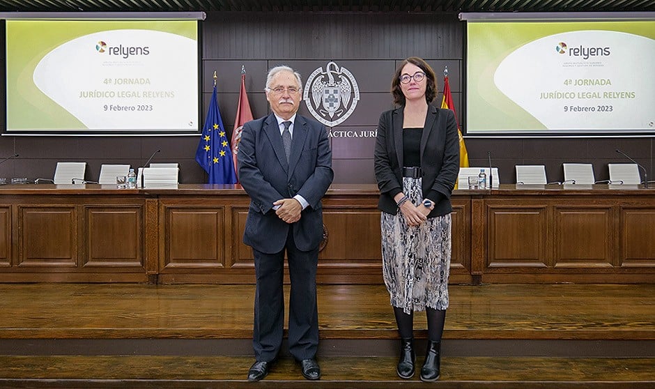 Fernando Bandrés (UCM) y Paula Castroviejo (Relyens) han inaugurado el nuevo acto jurídico de Relyens.
