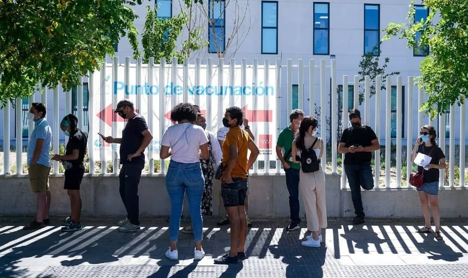 Reparto de culpas en el Congreso por los retrasos de las vacunas Covid