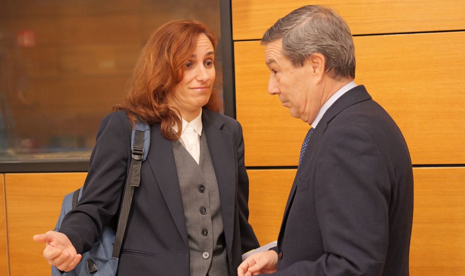 La ministra Mónica García y el conseller Marciano Gómez.