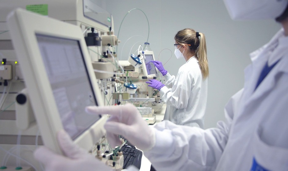 Resolución "inminente" de la Aemps sobre la vacuna de Hipra