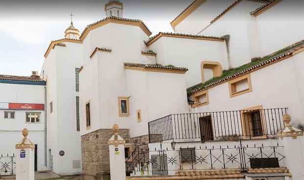 Ribera Salud  anuncia una revaluación de su estrategia en Extremadura y lamenta tener que dejar el hospital Santa Justa, en Villanueva de la Serena, por la falta de actividad.