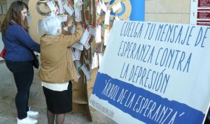 Ribera Salud diseña un 'Árbol de la Esperanza' contra la depresión