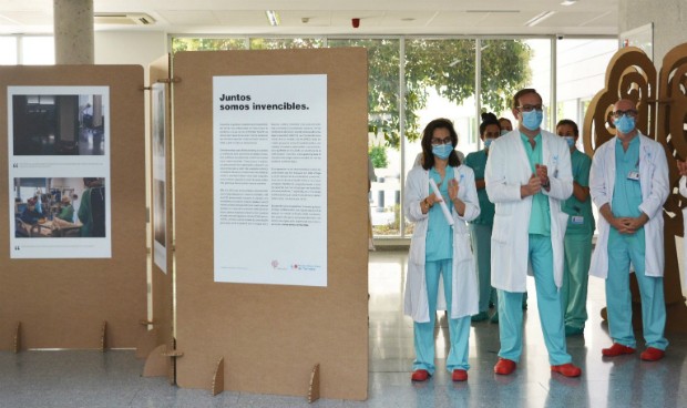 Ribera Salud rinde homenaje con una exposición fotográfica del Covid-19