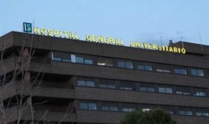 Roba a un policía que visitaba a su madre en el hospital y acaba detenida