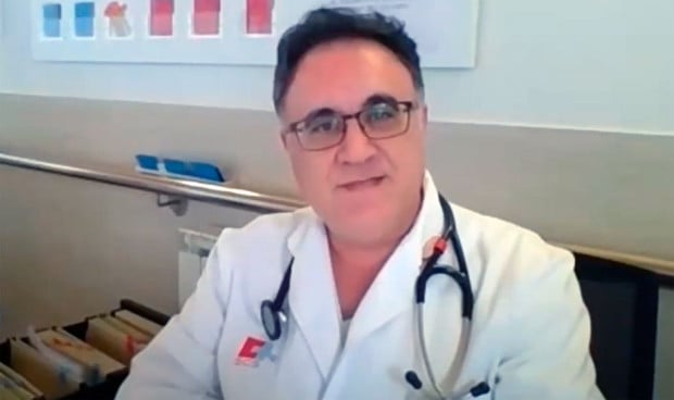 Médico internista en Torrelavega, Roberto Zarrabeitia, Hospital Sierrallana
