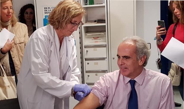 Sanidad, sobre dar plaza fija a los interinos: "Consolida la oposición"