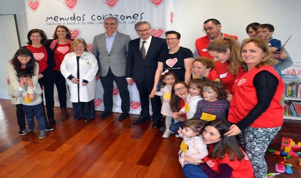 Ruiz Escudero se reúne con los familiares de menores con cardiopatías