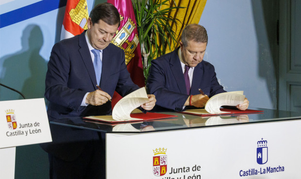 Alfonso Fernández Mañueco, presidente de Castilla y León y Emiliano García-Page, presidente de Castilla-La Mancha