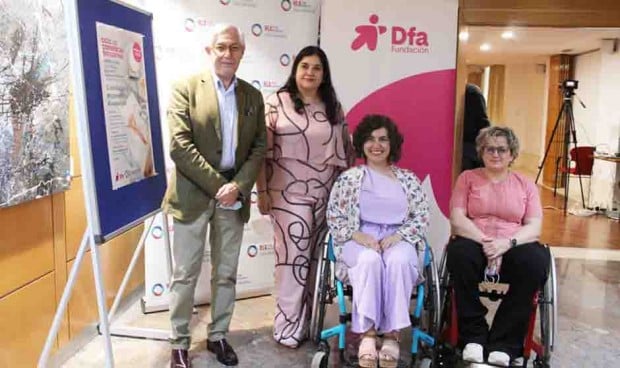 La Clínica HLA Montpellier y Fundación Dfa organizaron una conferencia en la que destacaron la falta de información dirigida a pacientes y a profesionales sanitarios, además de la carencia de instalaciones accesibles.