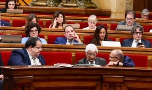  El conseller de Salut de la Generalitat de Cataluña, Manel Balcells, en su escaño en el Parlament.