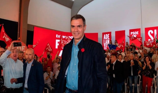  Pedro Sánchez, presidente del Gobierno, promete blindar al SNS de la corriente de "privatización" mundial.