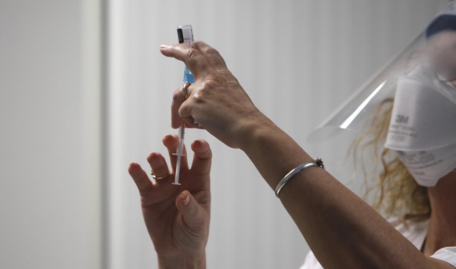 España activa un plan para custodiar las vacunas que vayan a caducar